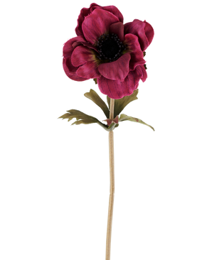 Eine einzelne künstliche Anemonenblume von 38 cm in Burgunderrot, mit geschichteten dunkelrosa Blütenblättern, einem dunklen Herzen, grünen Blättern und einem langen, schlanken Stiel, dargestellt vor einem schlichten weißen Hintergrund.