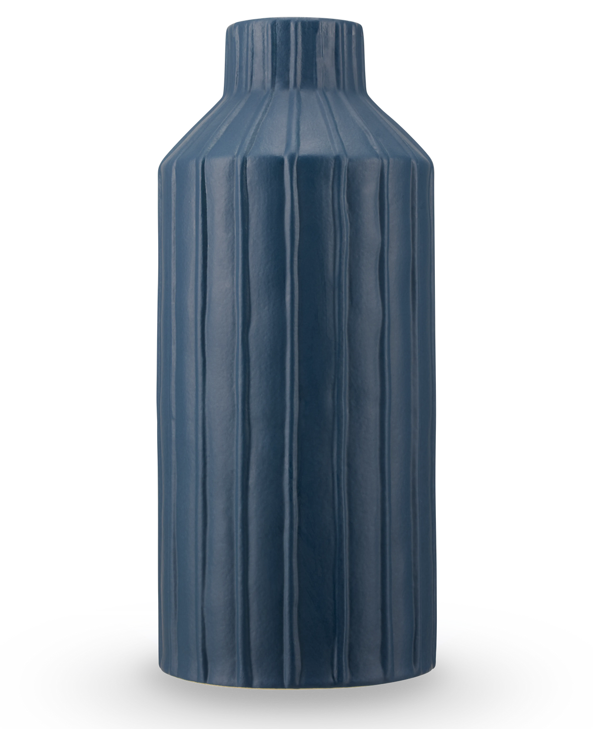 Die Vase Forest Curve 30 cm blau ist eine hohe, zylindrische Vase mit vertikalen Rippen und einer matten dunkelblauen Oberfläche, dargestellt vor einem schlichten weißen Hintergrund.