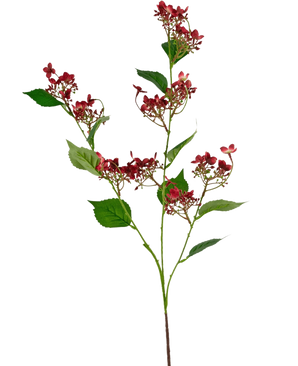 Die künstliche Blumen-Wildhortensie 86 cm rot hat einen hohen Stiel mit Büscheln kleiner, dunkelroter Blüten und mehreren grünen Blättern, die vor einem weißen Hintergrund dargestellt sind.