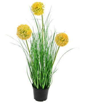 Een zwarte pot met hoge groene bladeren en drie gele pomponbloemen - deze Kunst Grasplant Ui 50 cm brandvertragend voegt een vrolijke, brandvertragende touch toe aan elke ruimte.