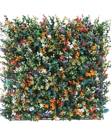 De Kunsthaag Buxus multi-color 50x50 cm UV is een vierkant paneel van dicht kunstgroen met kleine bloemen in oranje, geel, wit, paars en rood tegen een witte achtergrond.